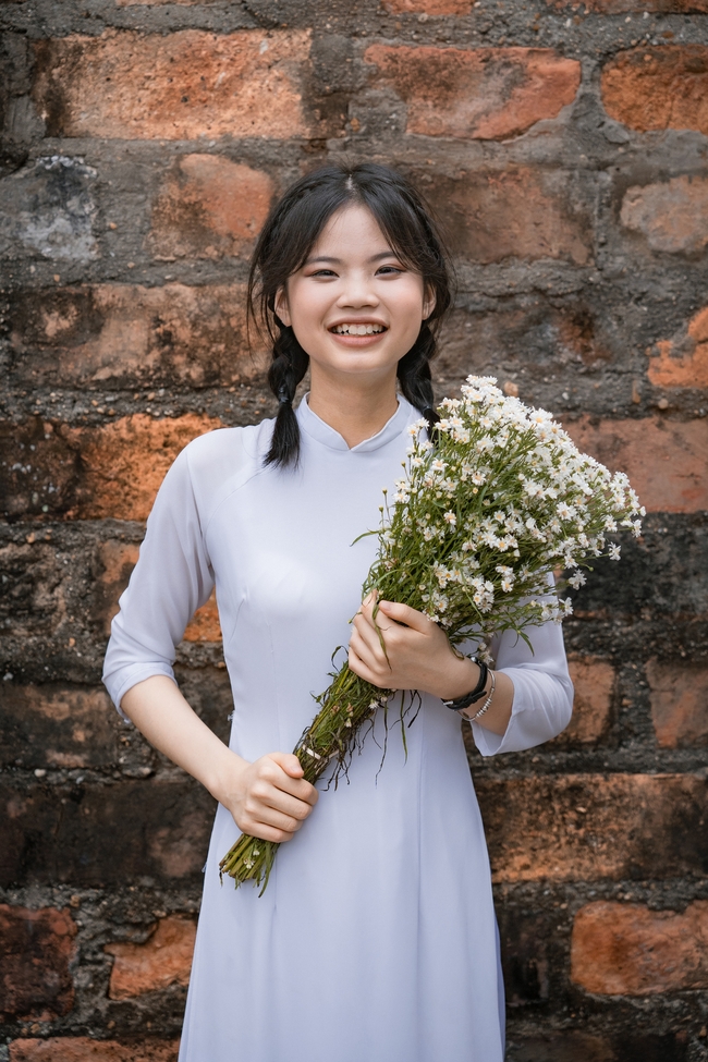 香烟烟雾中的女人